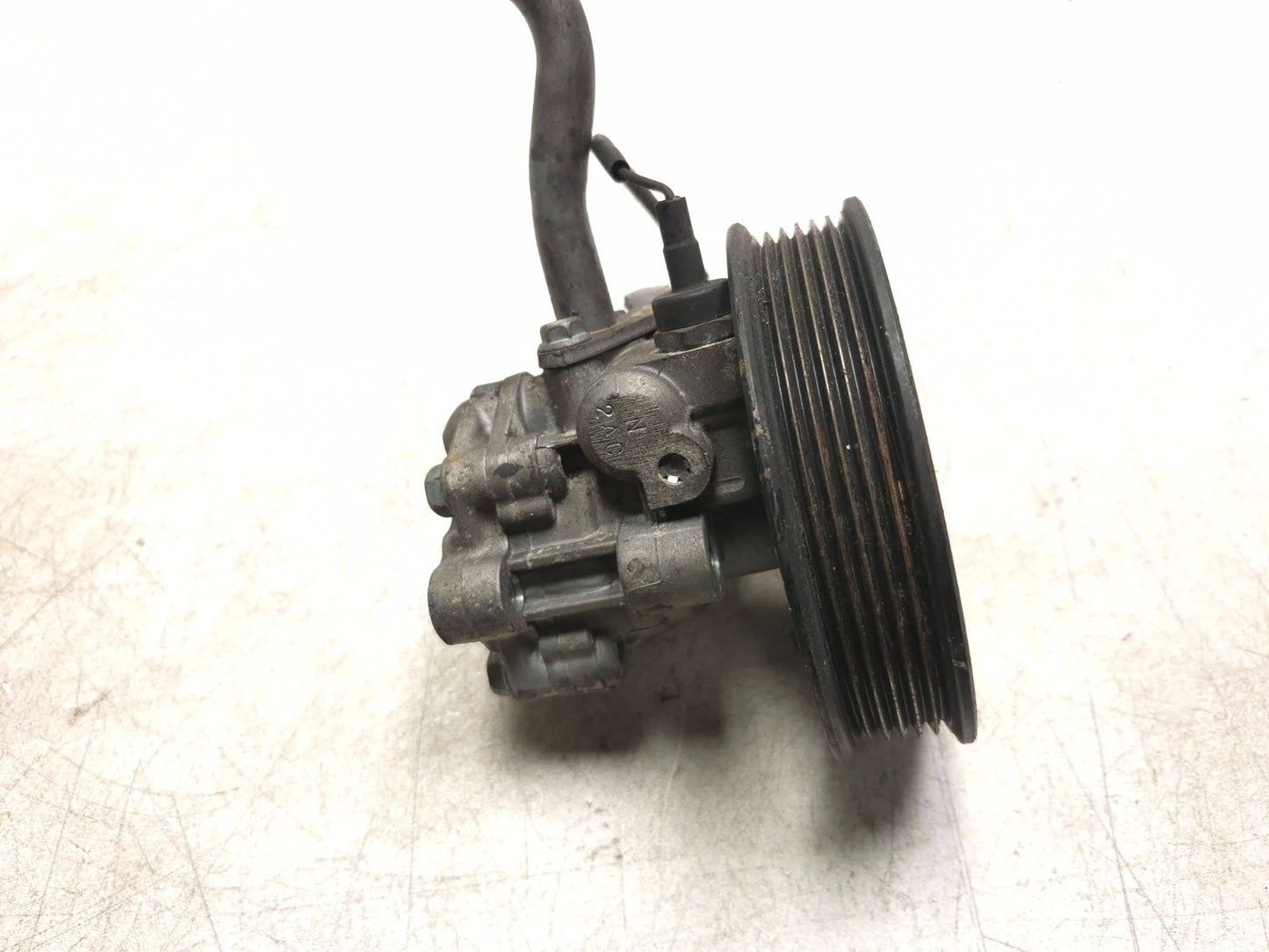 2013 Hyundai Genesis Power Steering Pump 57180-2m300 OEM