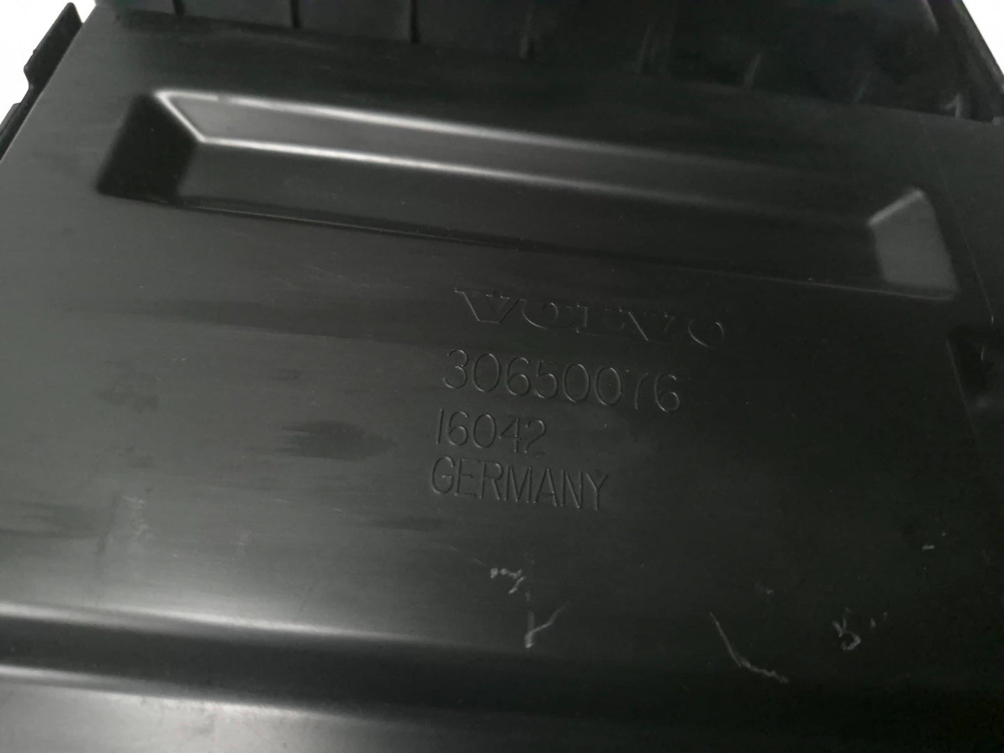 2013 Volvo S60 T5 Air Cleaner Box OEM