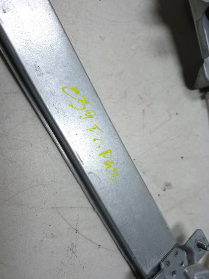 2014 Hyundai Accent Front Right Window Regulator & Motor OEM