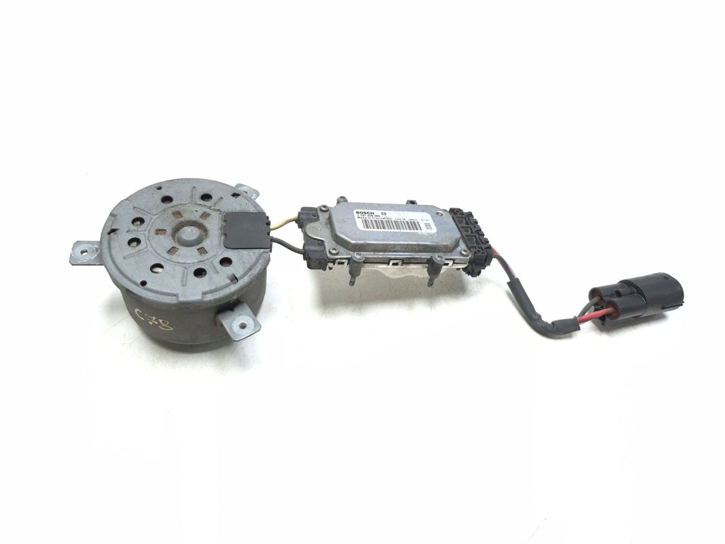 2012 Volvo C30 Radiator Cooling Fan Motor And Control Module OEM