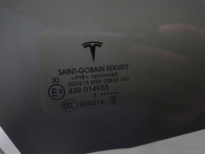 2021 Tesla Model 3 Front Door Window Glass Passenger Side Right  *laminated* OEM