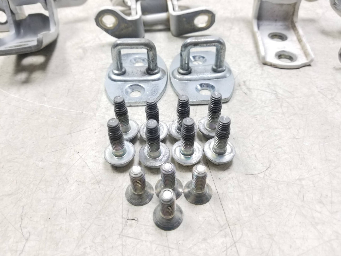 2009 Scion Xb Door Hinge W/ Striker Front & Rear Driver Side Left OEM