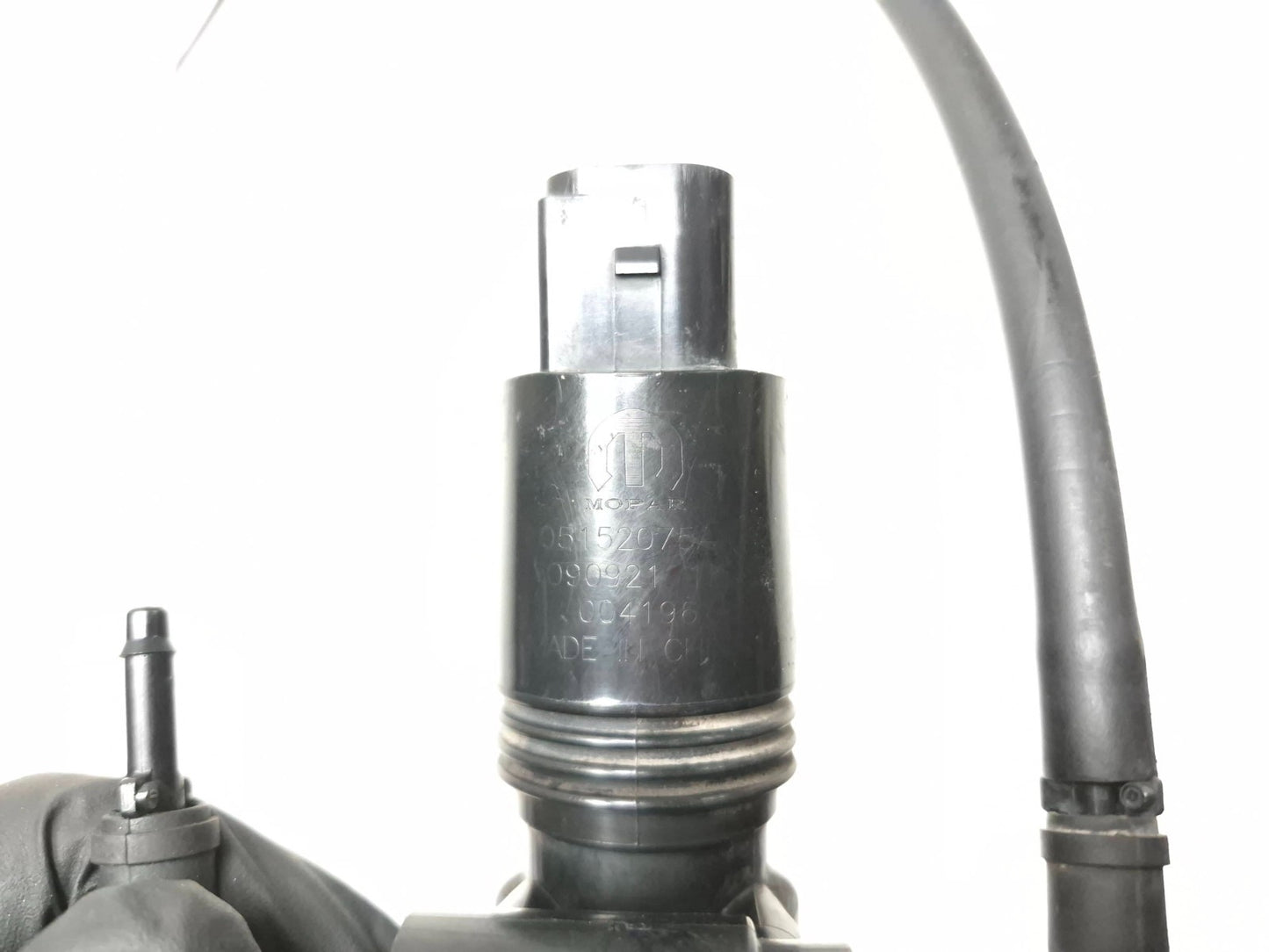 2010 Dodge Caliber Sxt Windshield Washer Pump 05152075 OEM