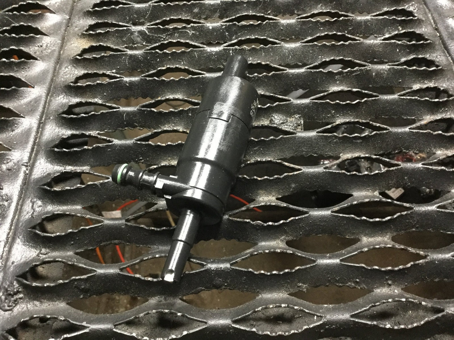 05 06 07 08 09 00 Audi A4 Headlight Washer Pump 3b7955681 OEM