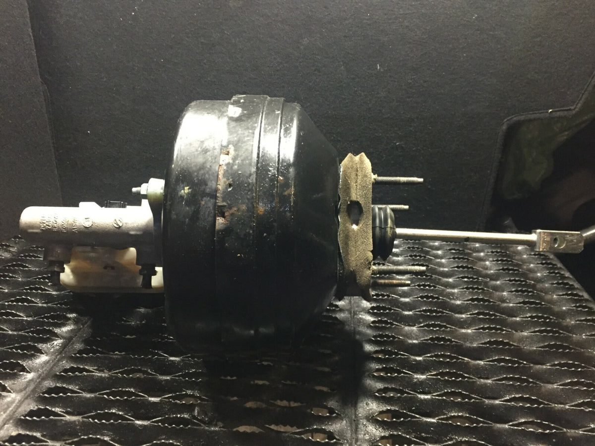 09 10 11 12 Lincoln MKS Power Brake Booster W/ Master Cylinder OEM D40