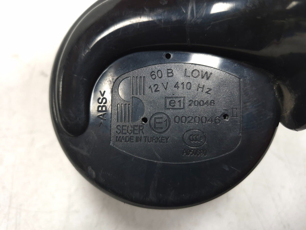 2018 Tesla Model 3 Horn Signal Pair 1109660-00-a OEM