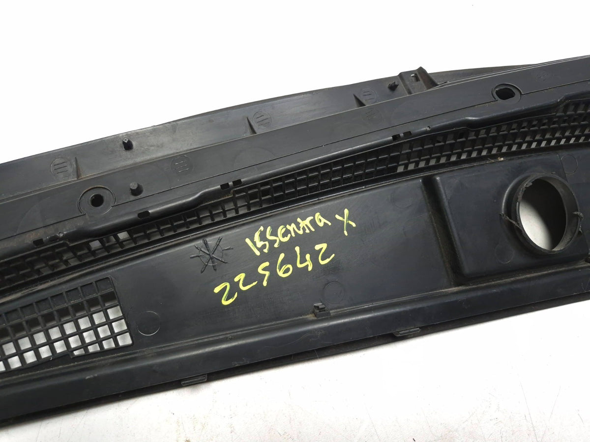 2015 Nissan Sentra Windshield Cowl Trim Panel 66862-3sg0a OEM