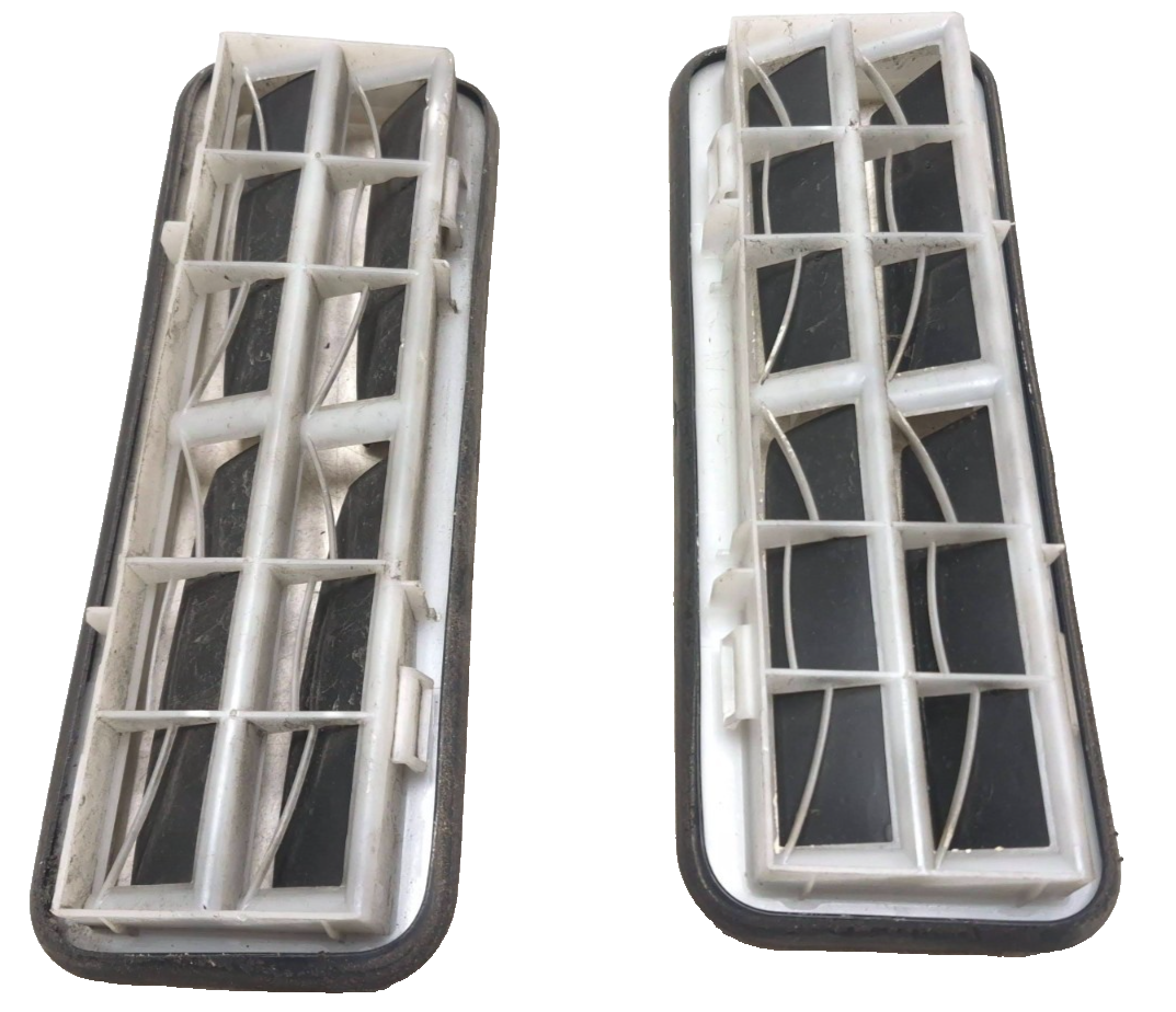 2007 Saab 9-5 Aero Rear Boot Vent Circulation Grille 2pcs OEM