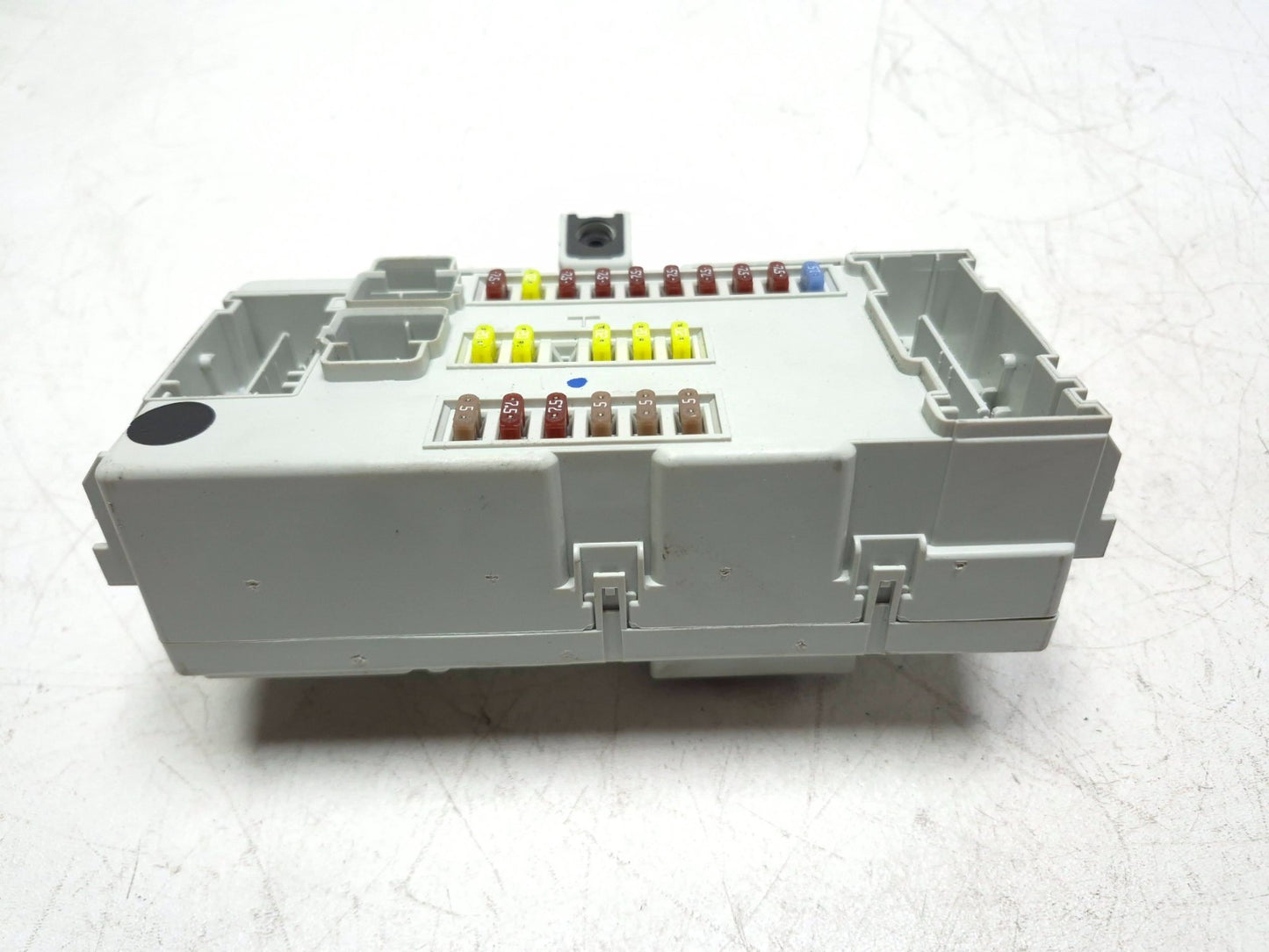 2014 Fiat 500l Body Control Module Fuse Box OEM