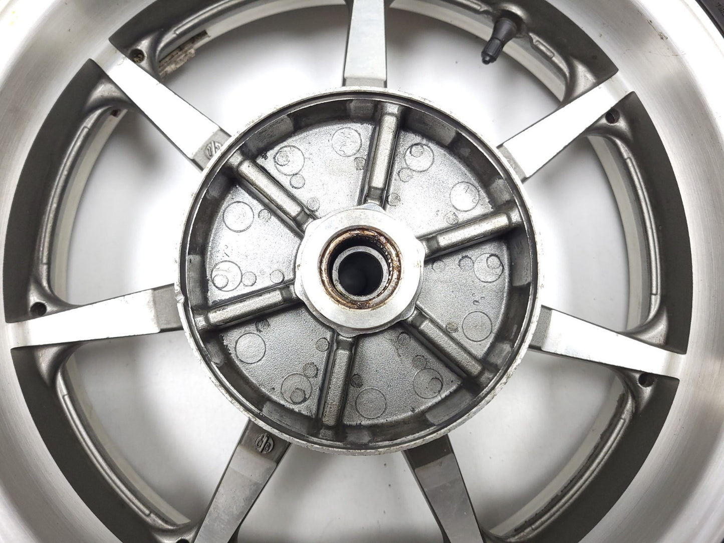 2007 Yamaha Xvs 1300 V-star Rear Back Wheel Rim & Tire OEM