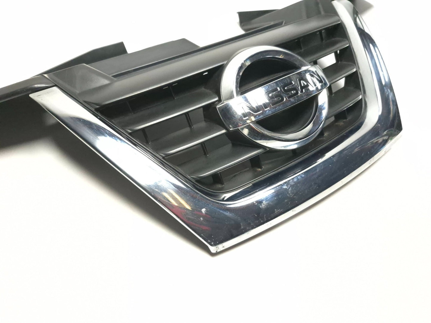 2011 Nissan Juke Front Bumper Upper Grill W/ Emblem OEM