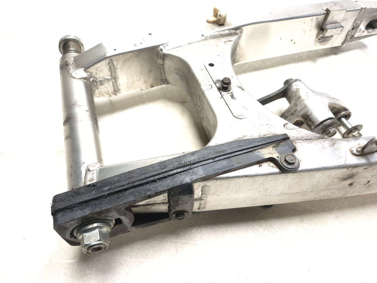 2002 Suzuki V-strom 1000 Dl1000 Swingarm  OEM