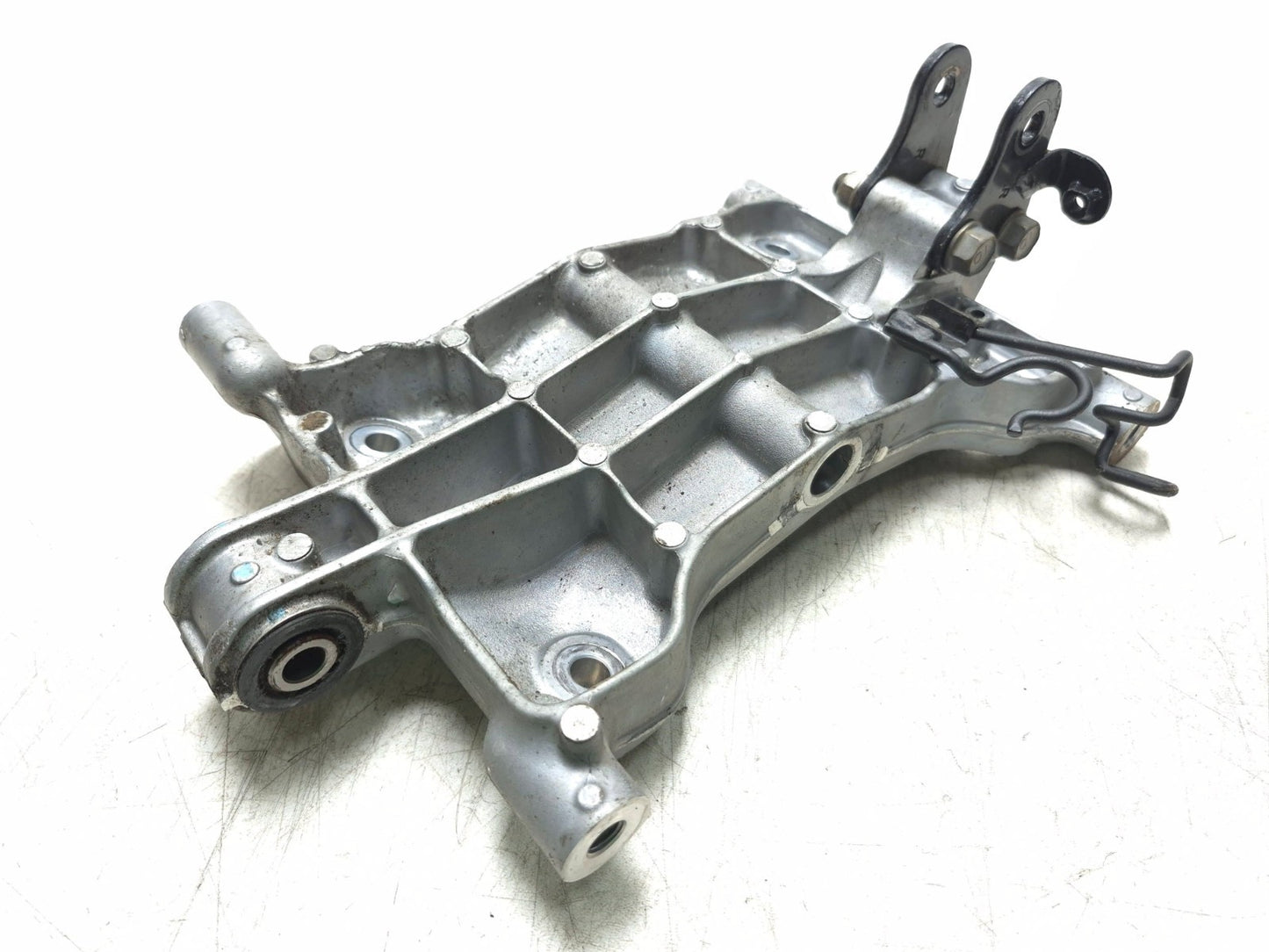 2019 Kawasaki Er400 Z400 Engine Bracket Motor Swingarm Mount OEM