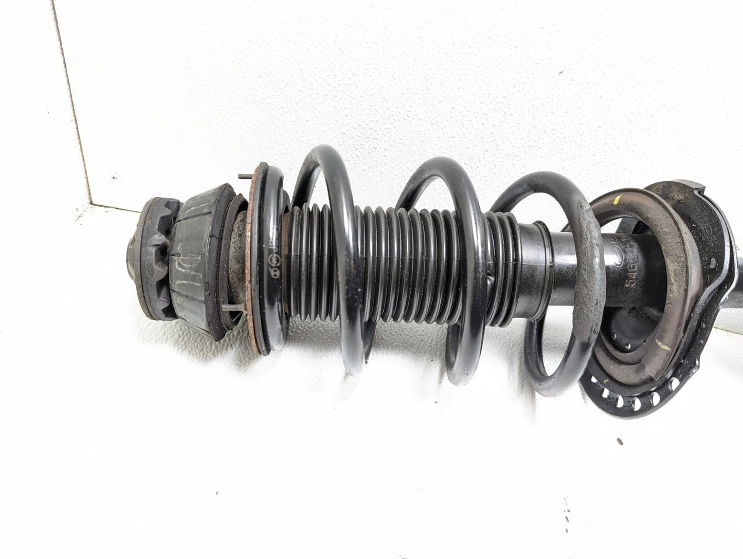 2014 Kia Rio Front Shock Strut Absorber With Spring Pair OEM