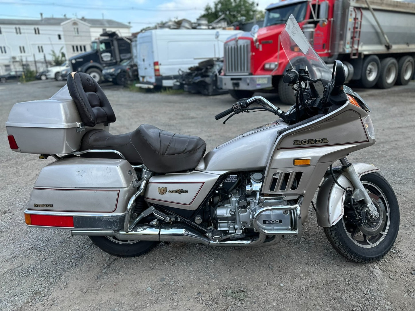 1987 Honda Goldwing 1200i Front Fairing W/ Speedometer Instrument Cluster OEM