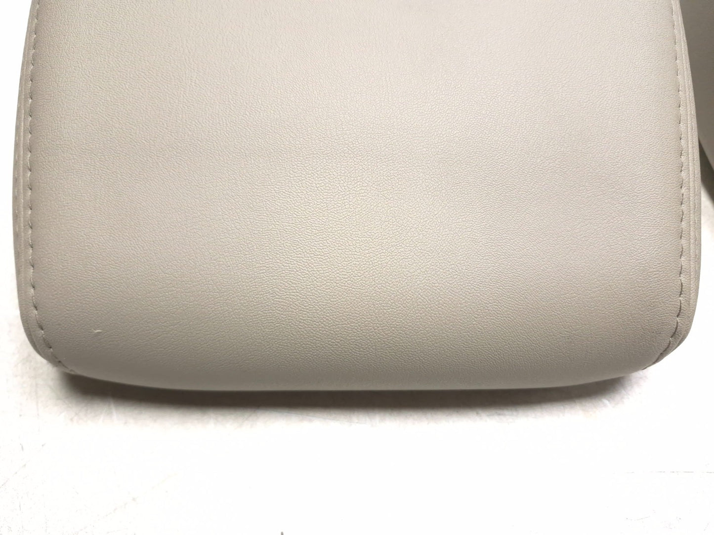 2008 Lincoln Navigator Rear 3rd Third Row Seat Headrest Left & Right OEM