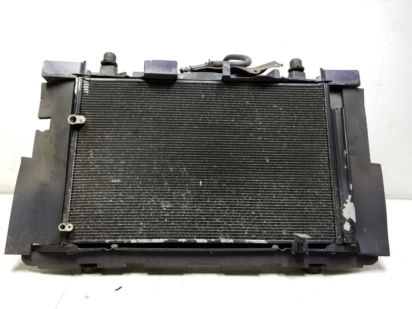2011 Scion Xb Engine Radiator W/ Dual Cooling Fan Assy OEM