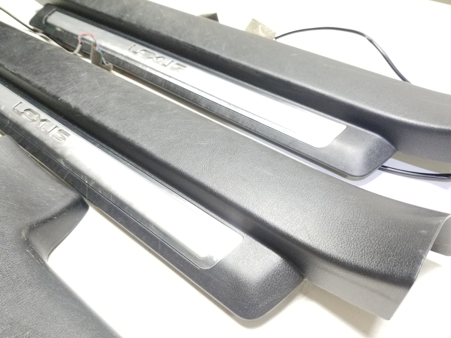 11-17 Lexus CT200h Illuminated Door Sill 4pcs Oem✅