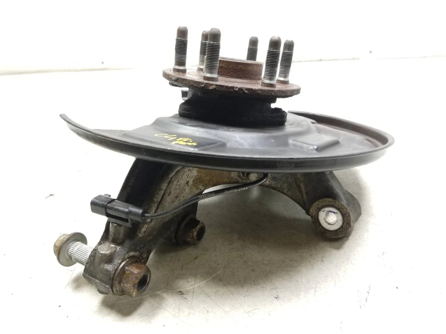 2011 Cadillac SRX Front Spindle Knuckle Wheel Hub Passenger Side Right OEM