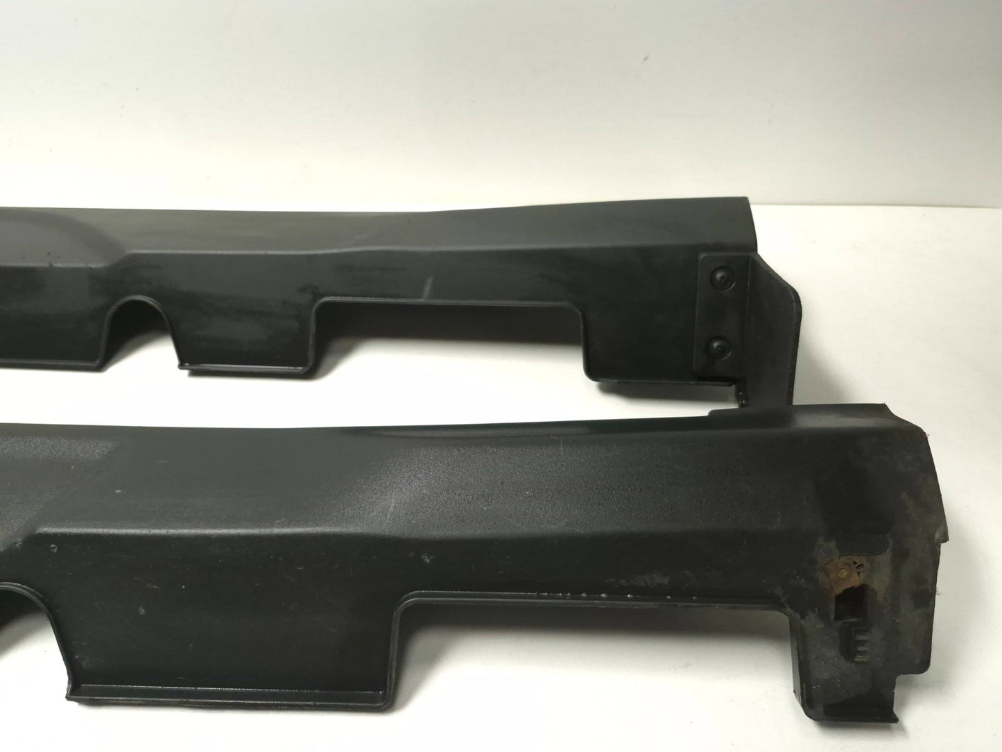 2019 Hyundai Kona Rocker Panel Molding Left & Right Pair OEM