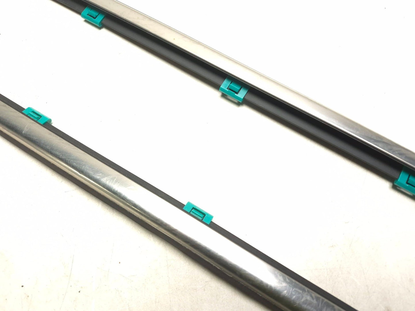 2014 Hyundai Elantra Gt Rear Door Belt Outside Weatherstrip Molding Pair OEM