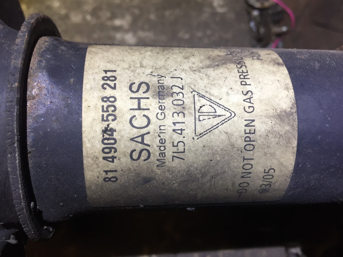 04 05 06 Porsche Cayenne Shock Strut Absorber  Front Right Pass Side OEM