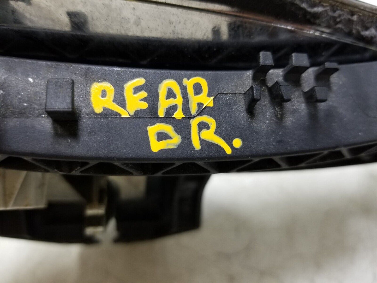 10-13 Mercedes W212 E350 E500 Exterior Door Handle Rear Passenger Side Right OEM