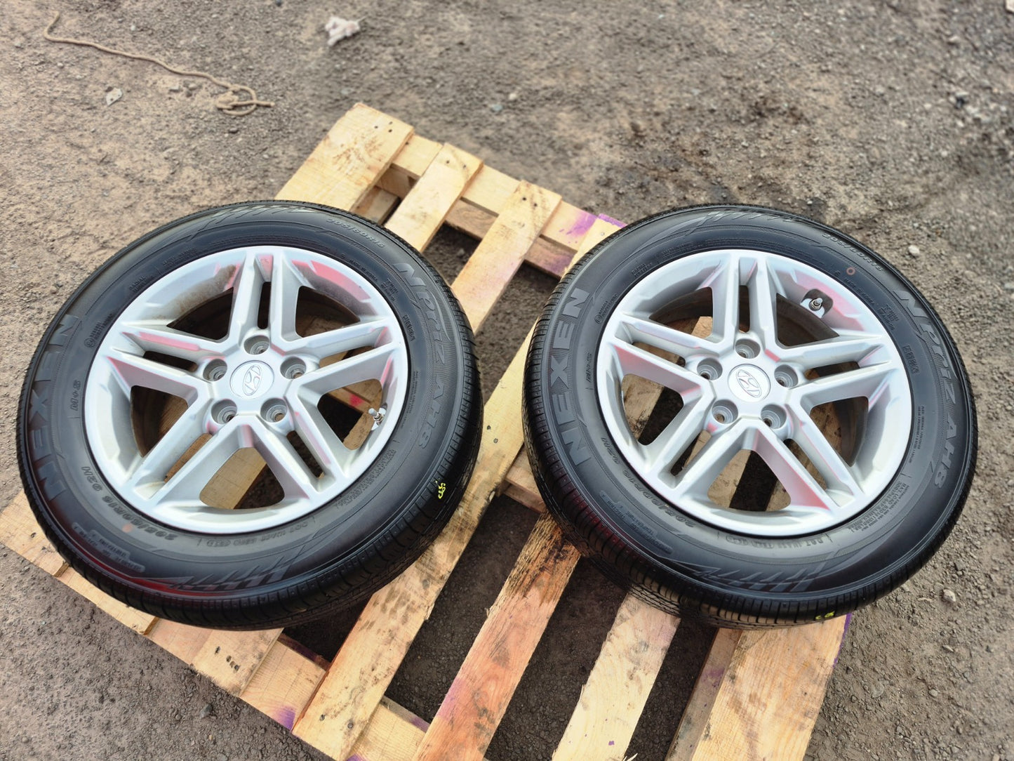 2019 Hyundai Kona Alloy Wheel Rim 16x6.5 & Tire 205/60r16 2pcs OEM