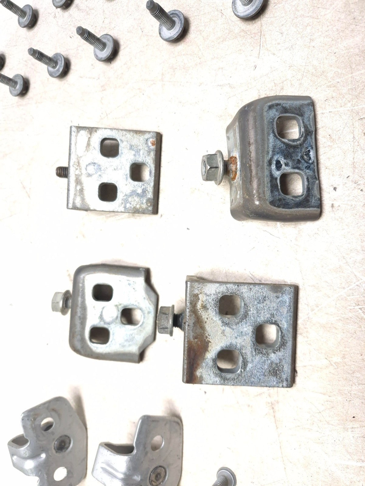 2007 Saab 9-5 Aero Front And Rear Passenger Door Hinge 6pcs W/ Bolts OEM