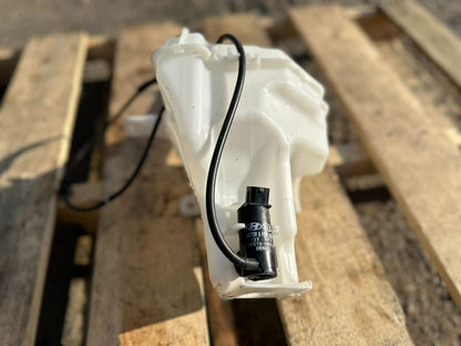 12-17 Hyundai Accent Windshield Washer Reservoir Tank W/motor OEM