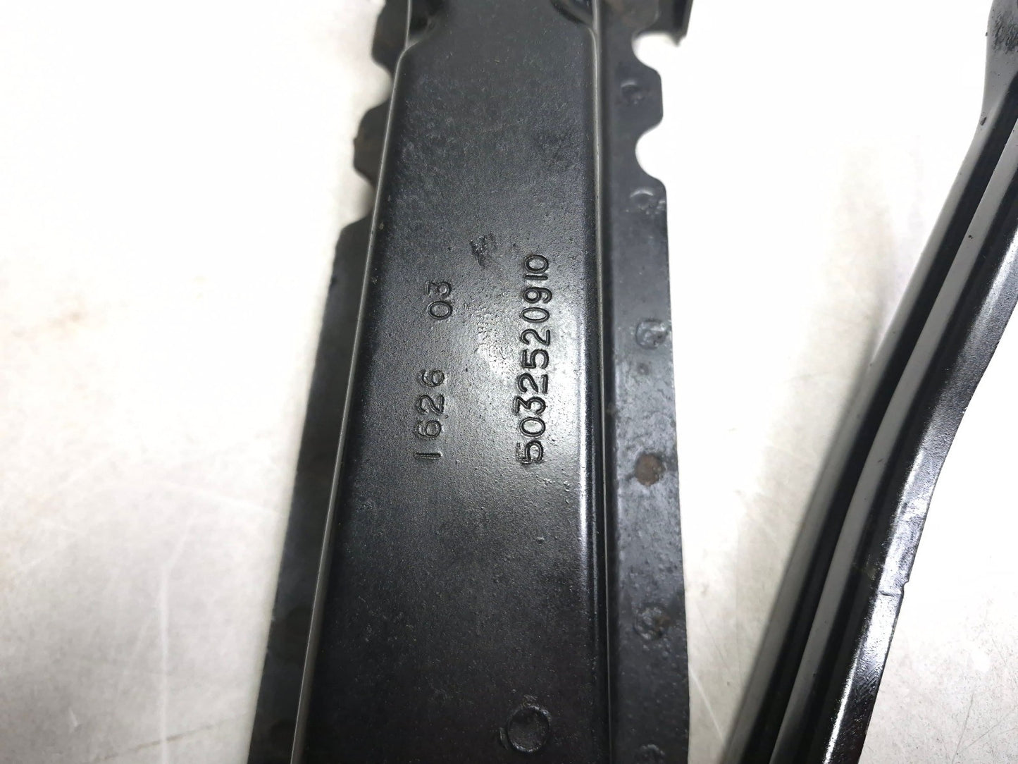 2013 Fiat 500 Turbo Front Left & Right Bumper Impact Bar Bracket OEM