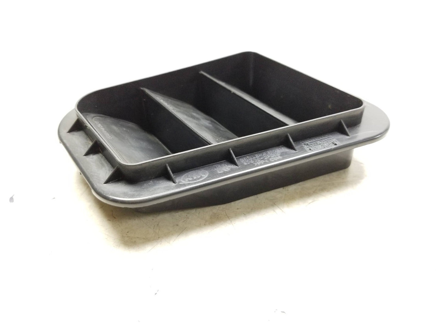 2011 - 2016 Kia Sportage Rear Right Quarter Panel Pressure Vent Grille OEM