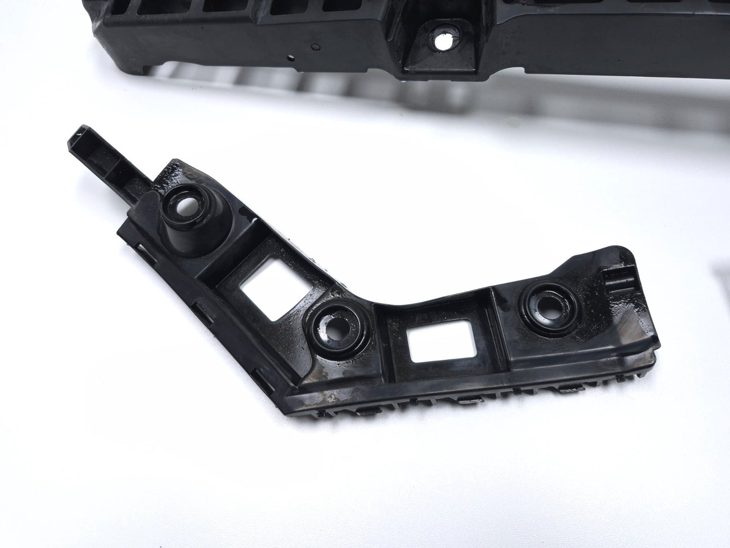 2015 Volkswagen Golf Rear Bumper Mount Bracket 4pcs OEM