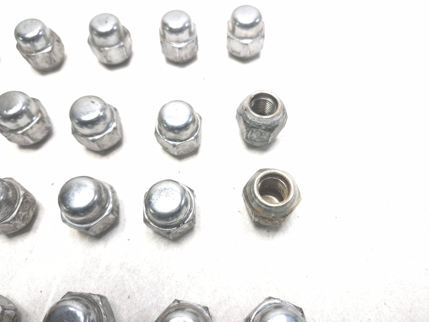 2018 Nissan Altima Wheel Lug Nut 20 Pcs OEM