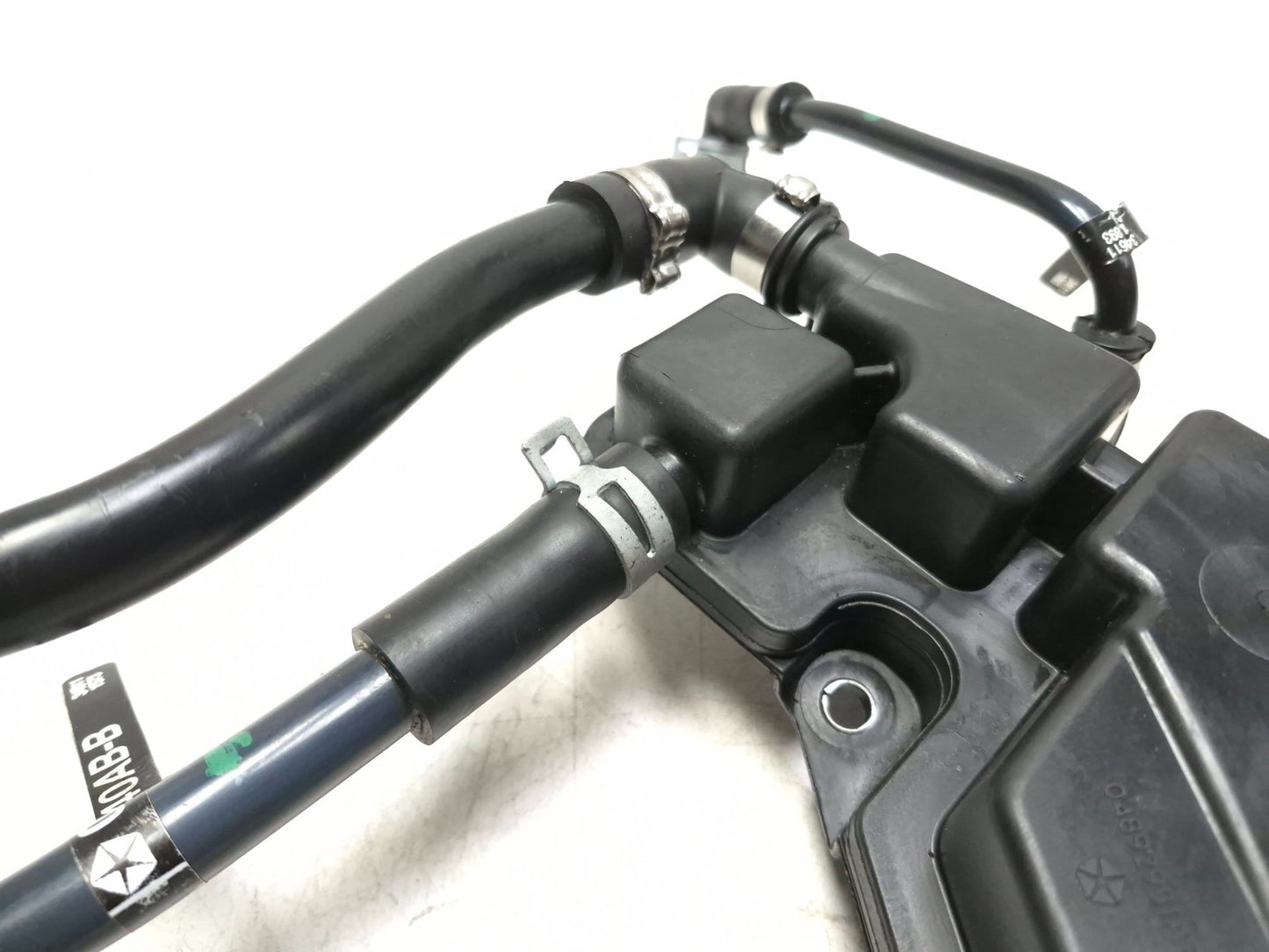 2014 Fiat 500l Engine Oil Separator W/ Hoses OEM