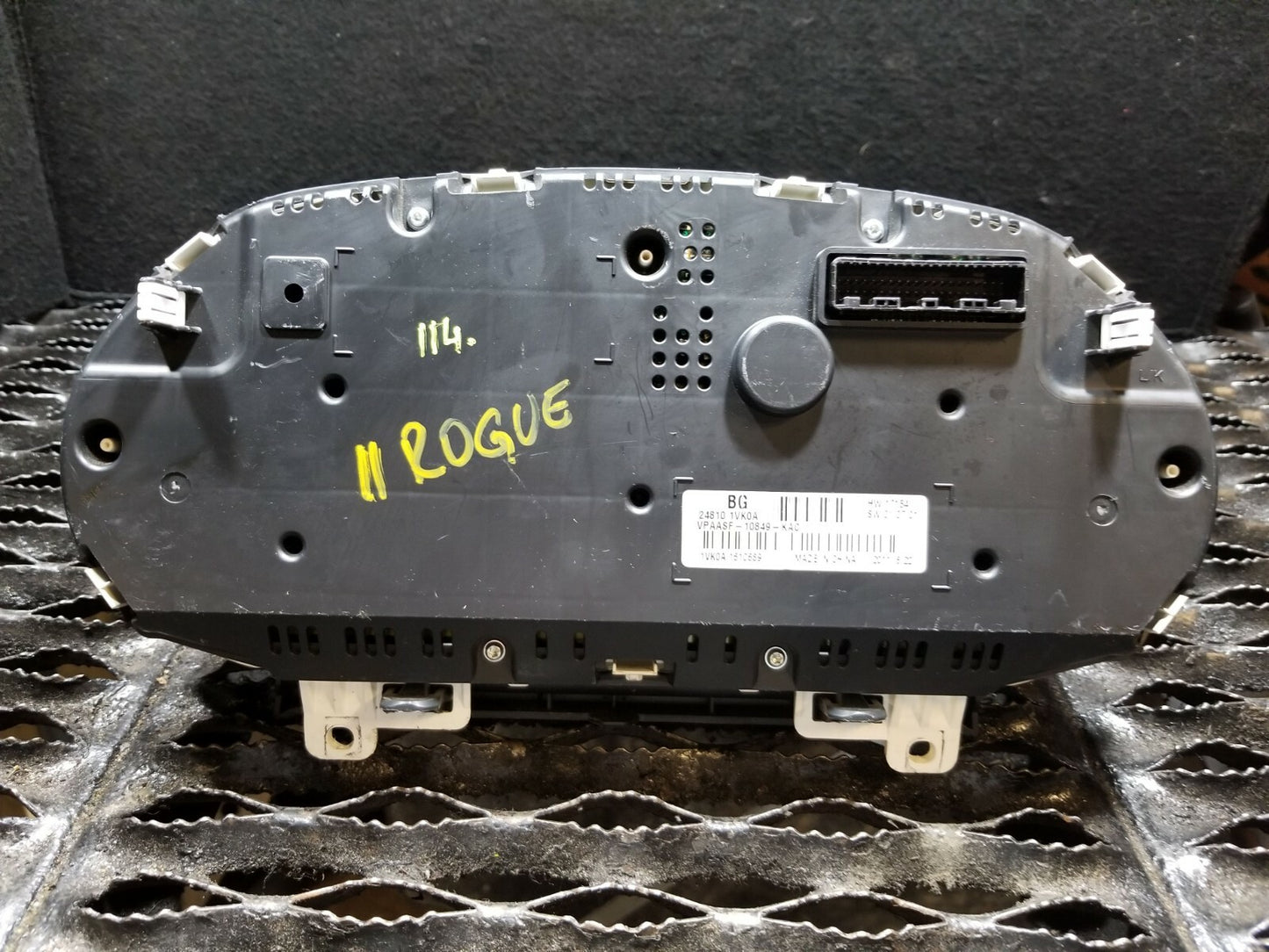 2011 Nissan Rogue Instrument Cluster Speedometer OEM