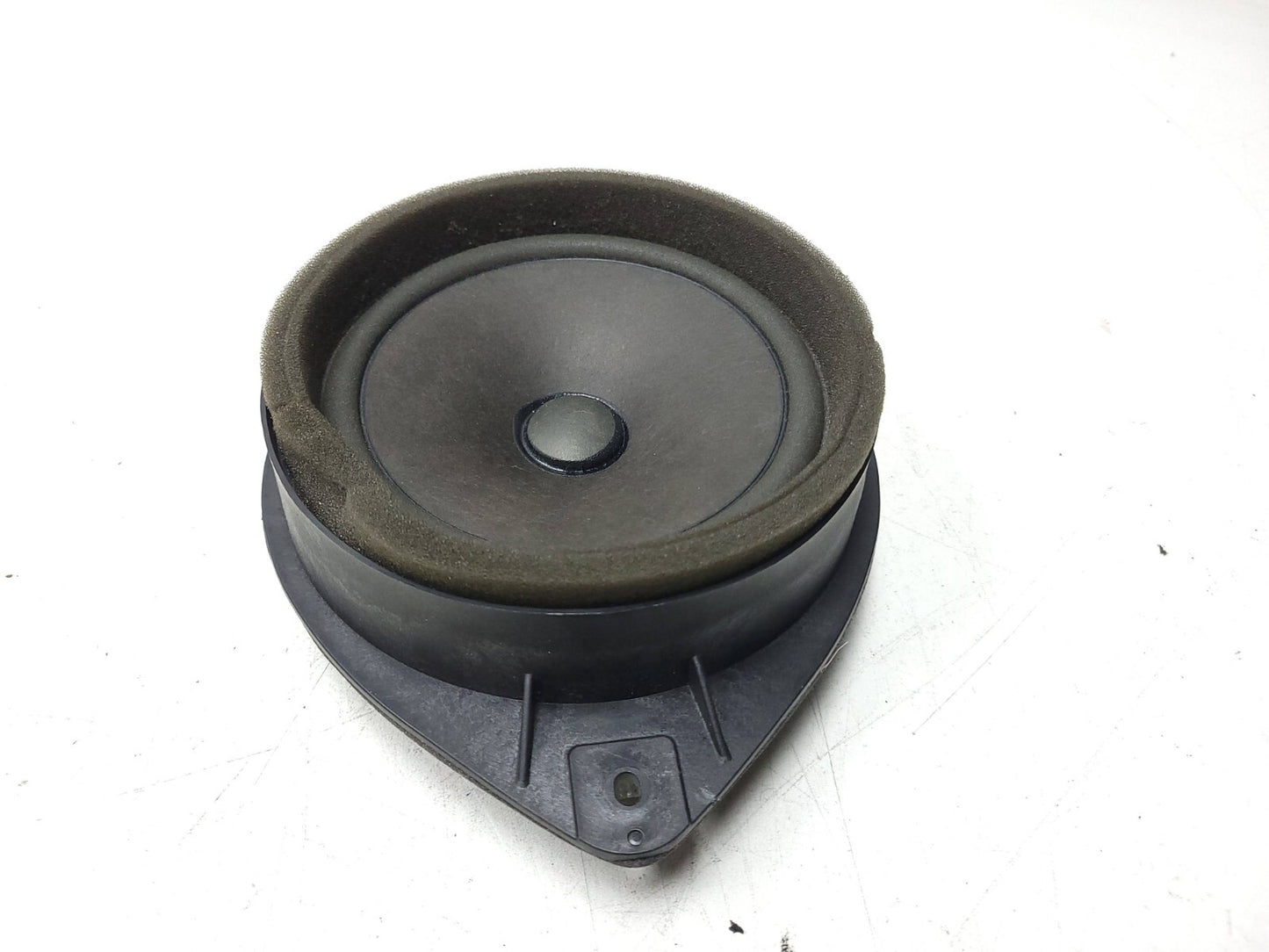 2010 - 2014 Chevrolet Suburban Door Speaker Front & Rear OEM