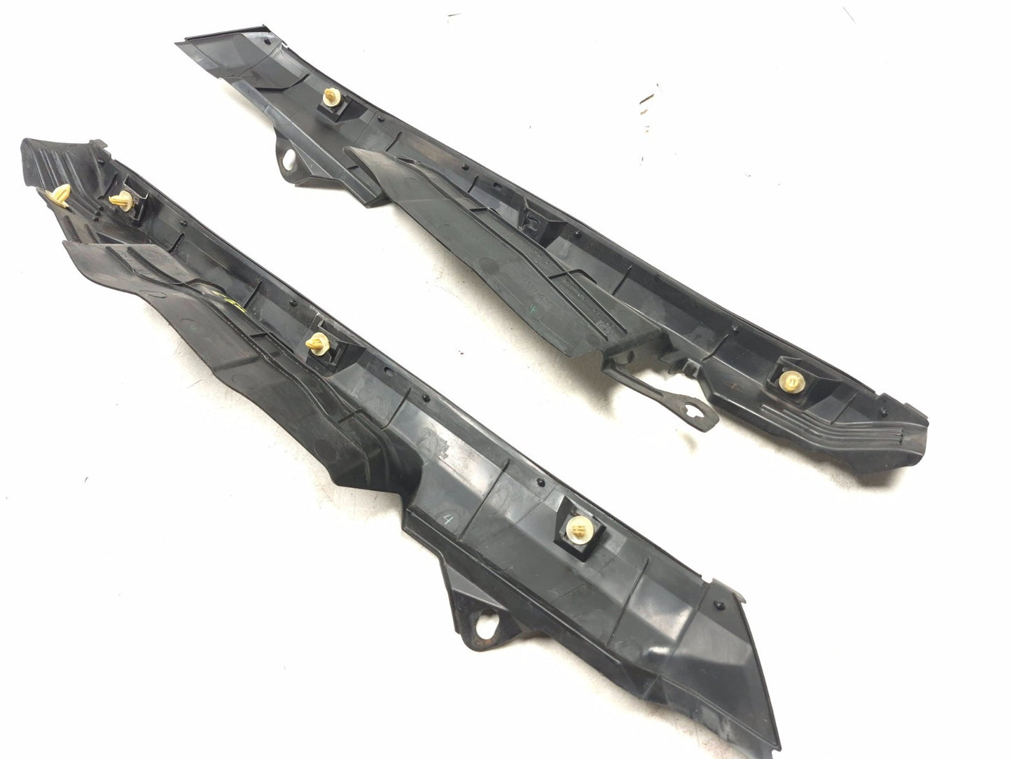 2010 Lexus Hs250h Front Fender Seal Left & Right OEM