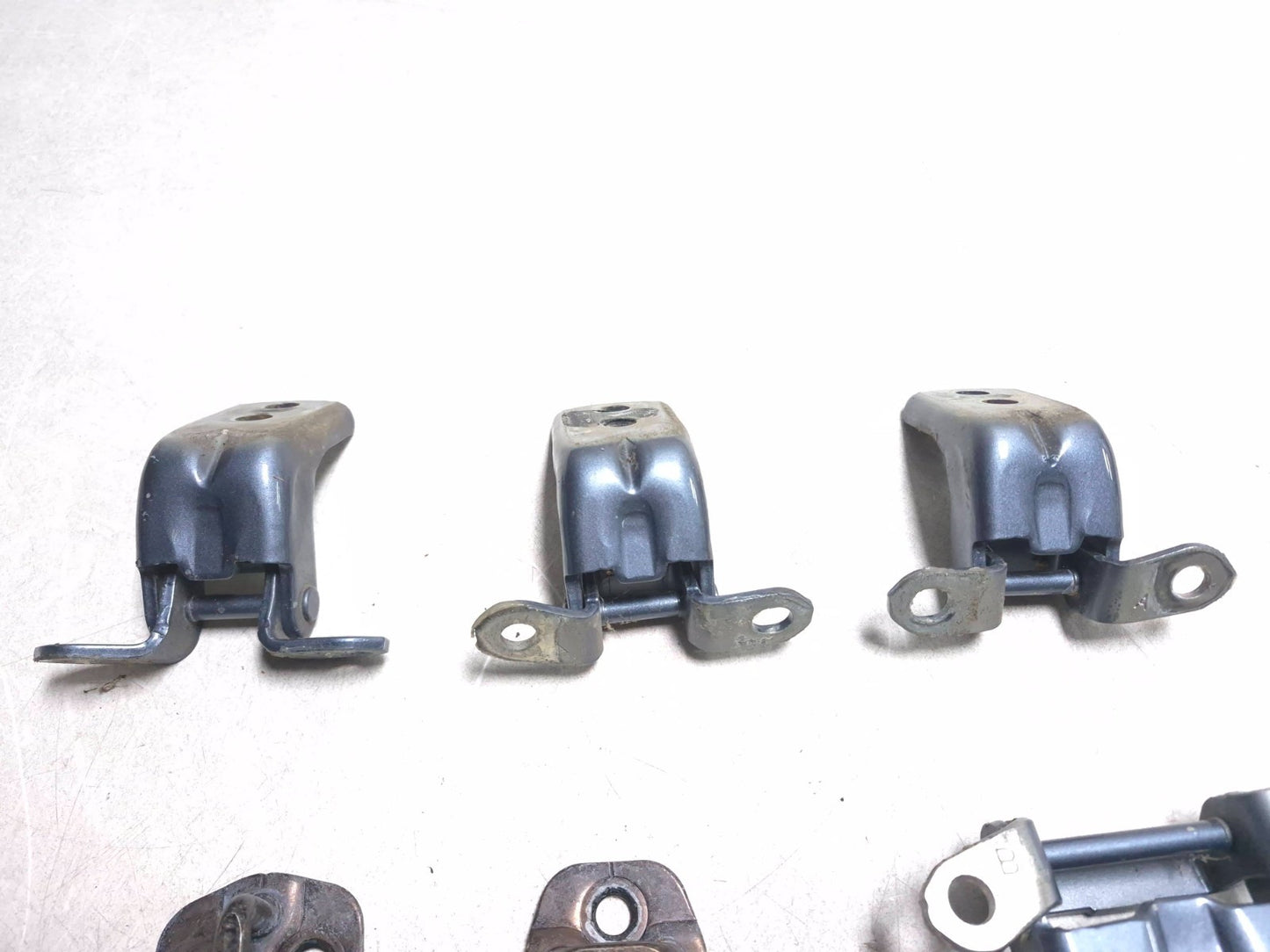 2010 Nissan Maxima Sv Passenger Side Door Hinge & Latch 6pcs W/ Bolt 8pcs OEM