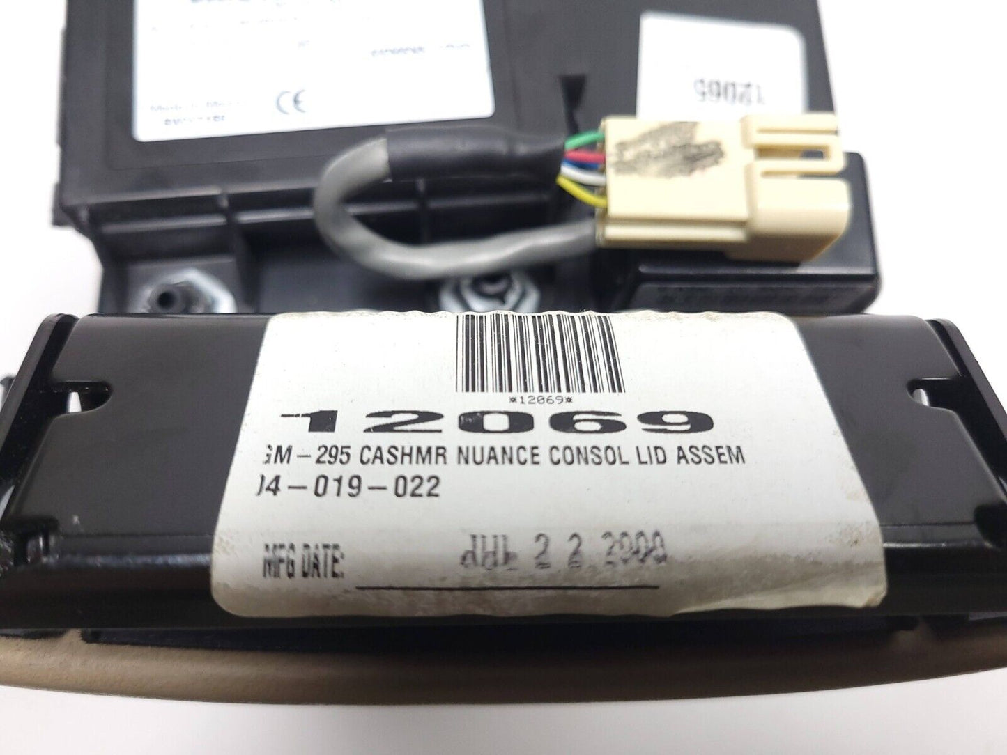 06 07 08 09 Cadillac STS Armrest Storage Bin Center Console Antenna Module OEM