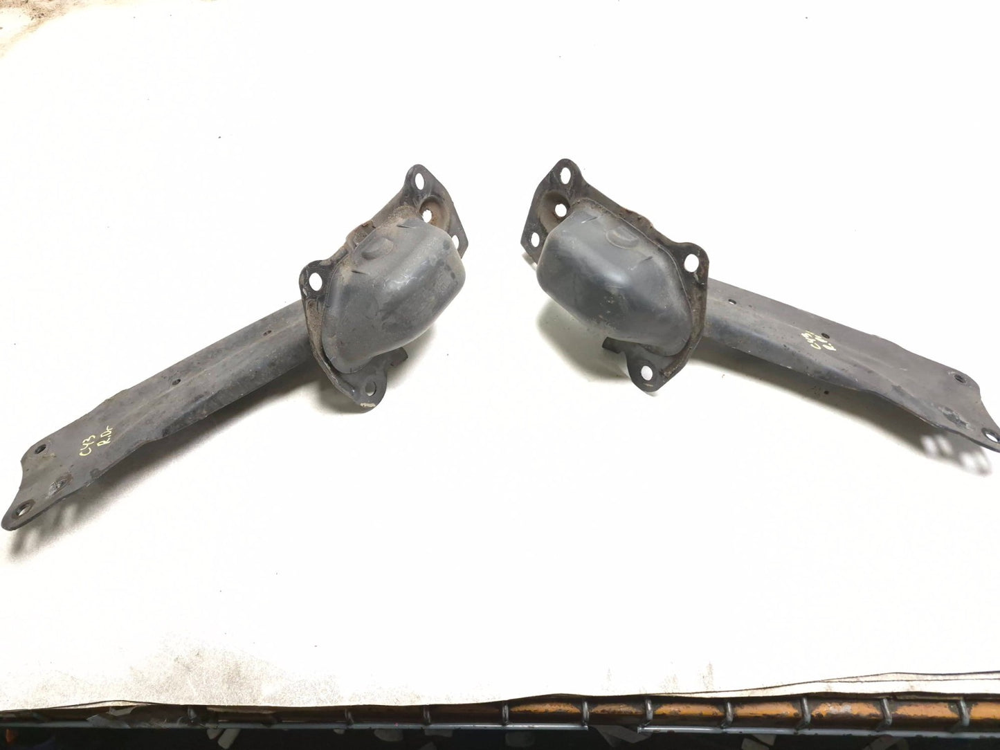 2011 Volkswagen Tiguan 2.0l Rear Trailing Control Arm Pair OEM