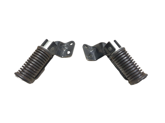 2005 Suzuki Boulevard С50 Rear Left & Right Passenger Footrest Pair OEM
