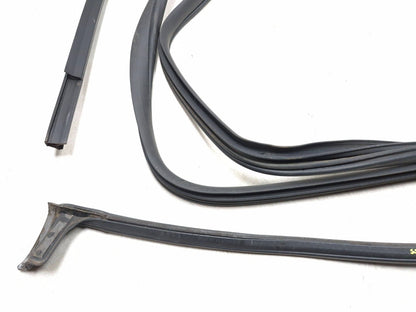 2013 Dodge Grand Caravan Rear Door Weatherstrip Seal Right Passenger Side Oem✅