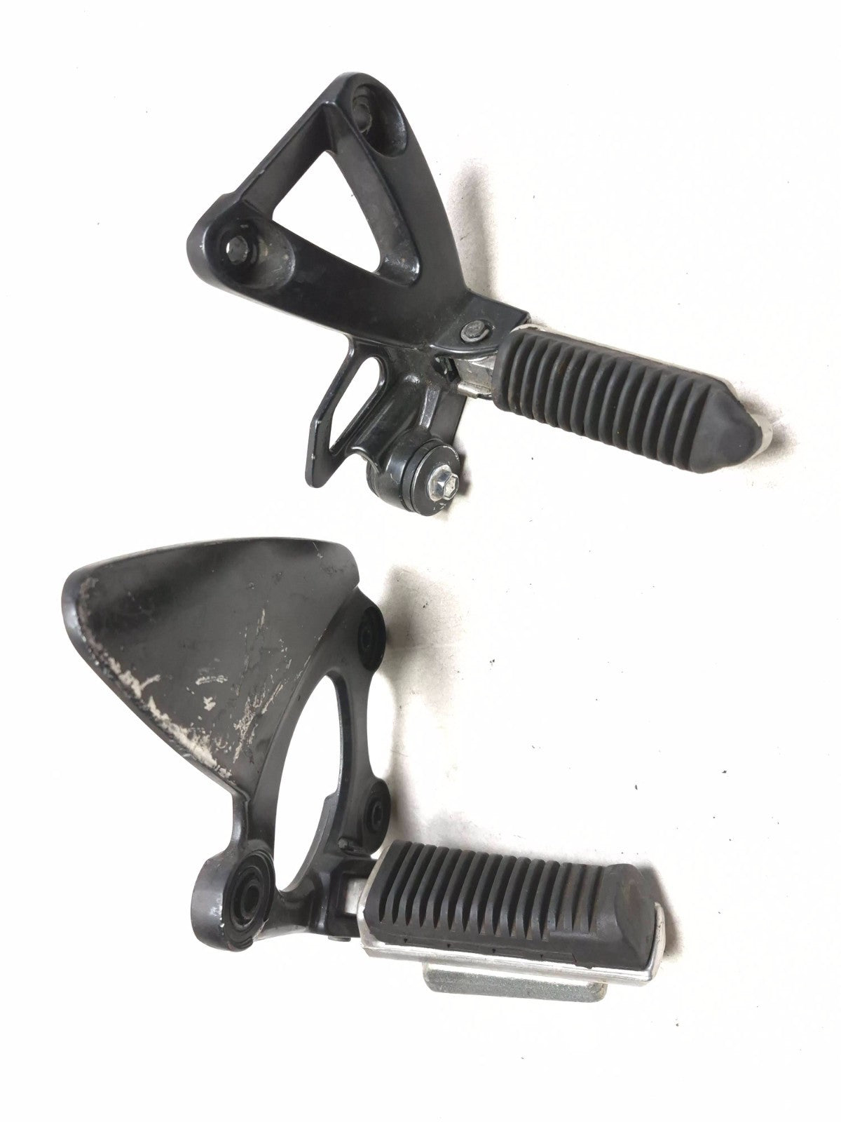 2001 Suzuki Gsx 750f Katana Rear & Front Left Footrest Peg Pair OEM