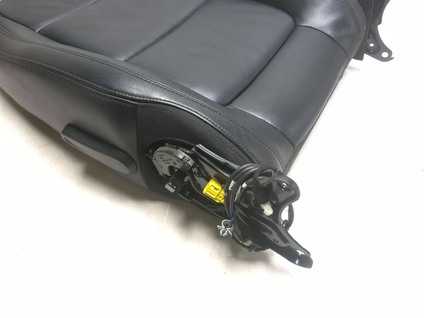 2011 Volkswagen Tiguan Front Right Passenger Seat Back Backrest Upper OEM