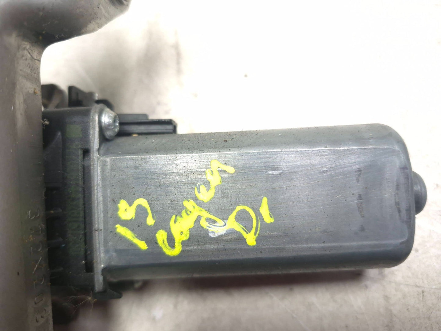 2013 Porsche Cayenne Front Driver Seat Adjust Motor 4pcs OEM