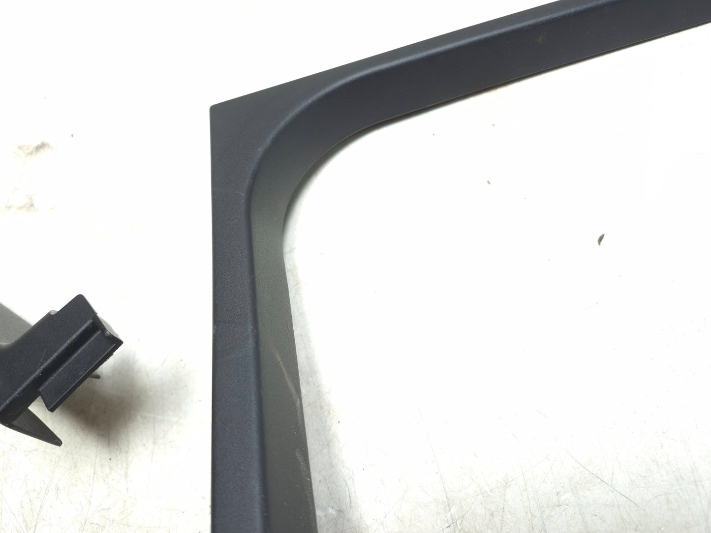 2012 Nissan Leaf Door Frame Glass Trim Front & Rear 4pcs OEM