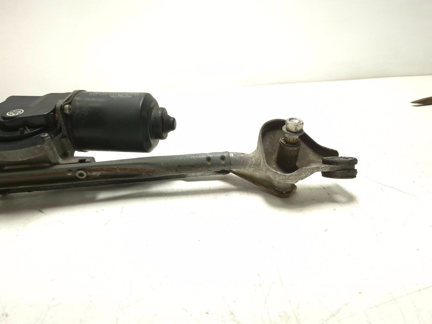 2007 Toyota Corolla Windshield Wiper Motor W/ Linkage OEM