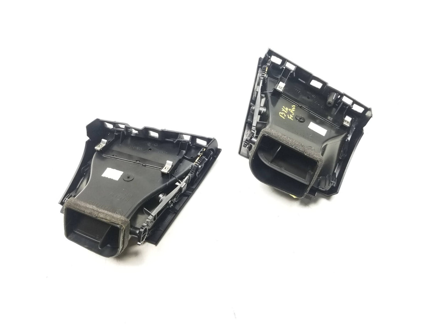 07 08 09 10 11 12 13 BMW X6 Dash AC Heater Air Vent Left & Right 2pcs   OEM