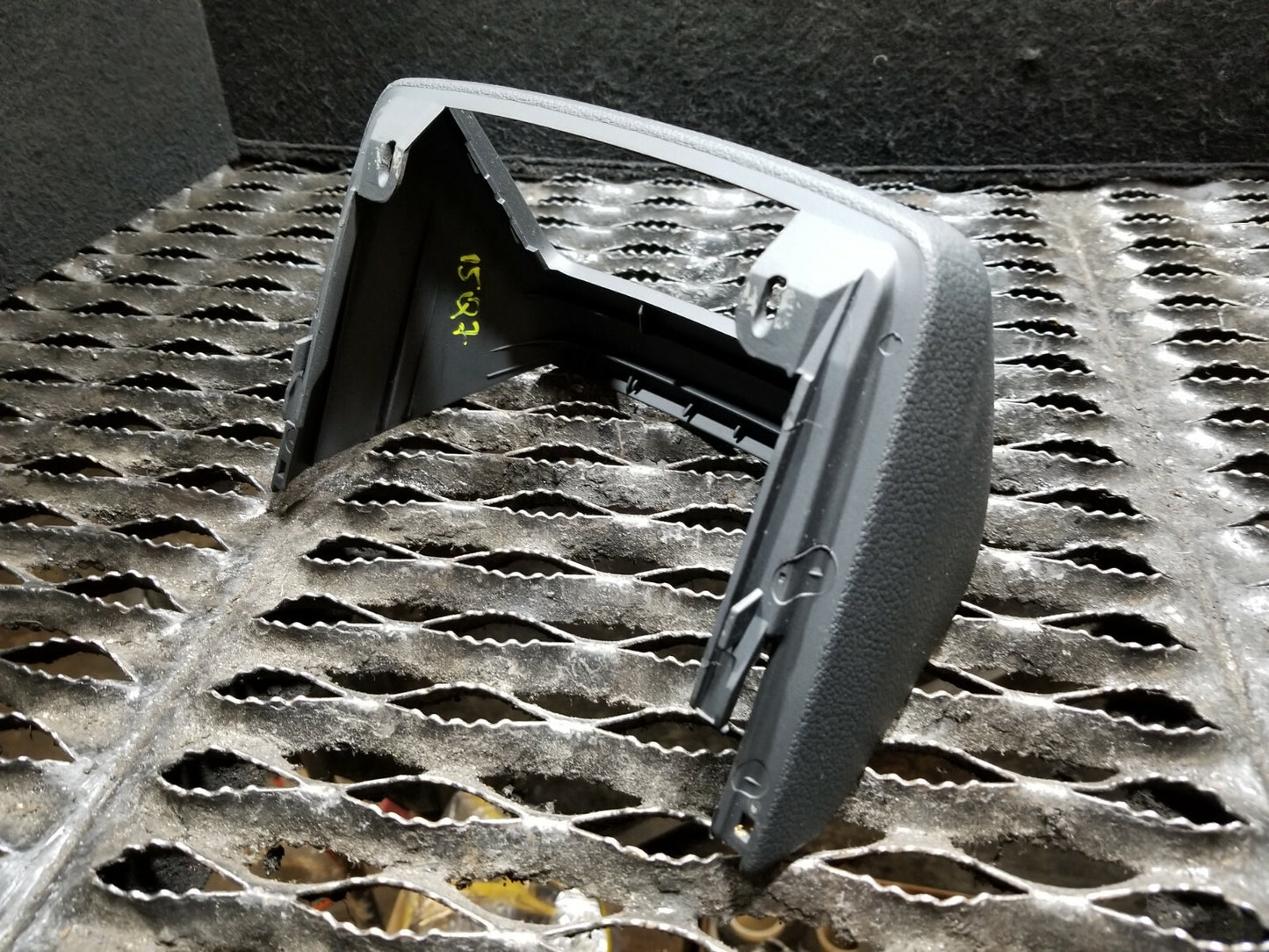 11 12 13 14 15  Audi Q7 Rear Center Console Air Vent Trim Panel OEM 87k Miles
